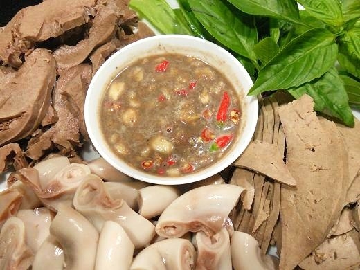 sai-lam-chet-nguoi-pho-bien-khi-an-noi-tang-dong-vat